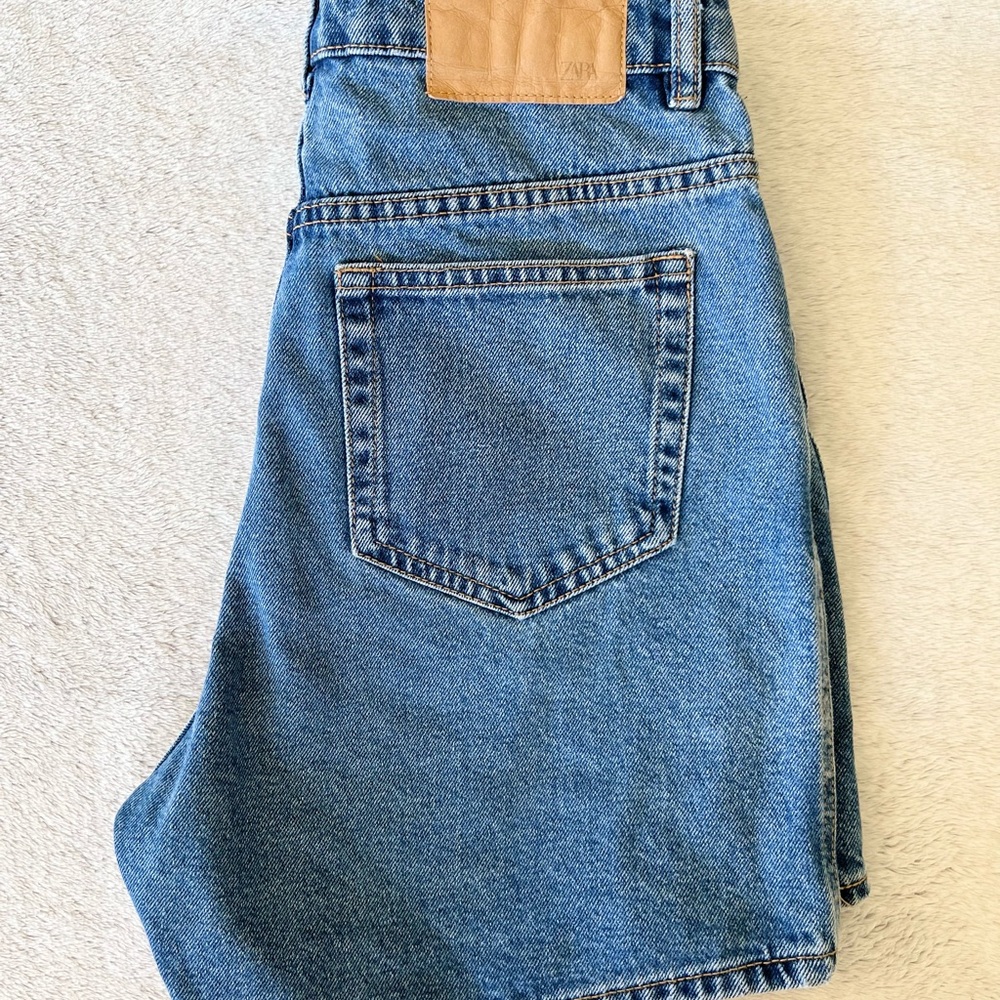 Zara Demin Hight Rise Shorts - Picture 3 of 7